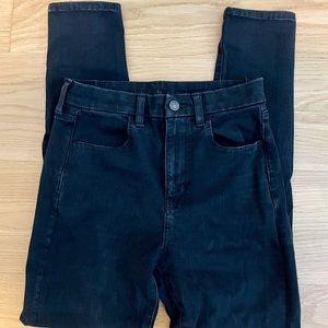 Women American Eagle high rise, skinny jean size 6